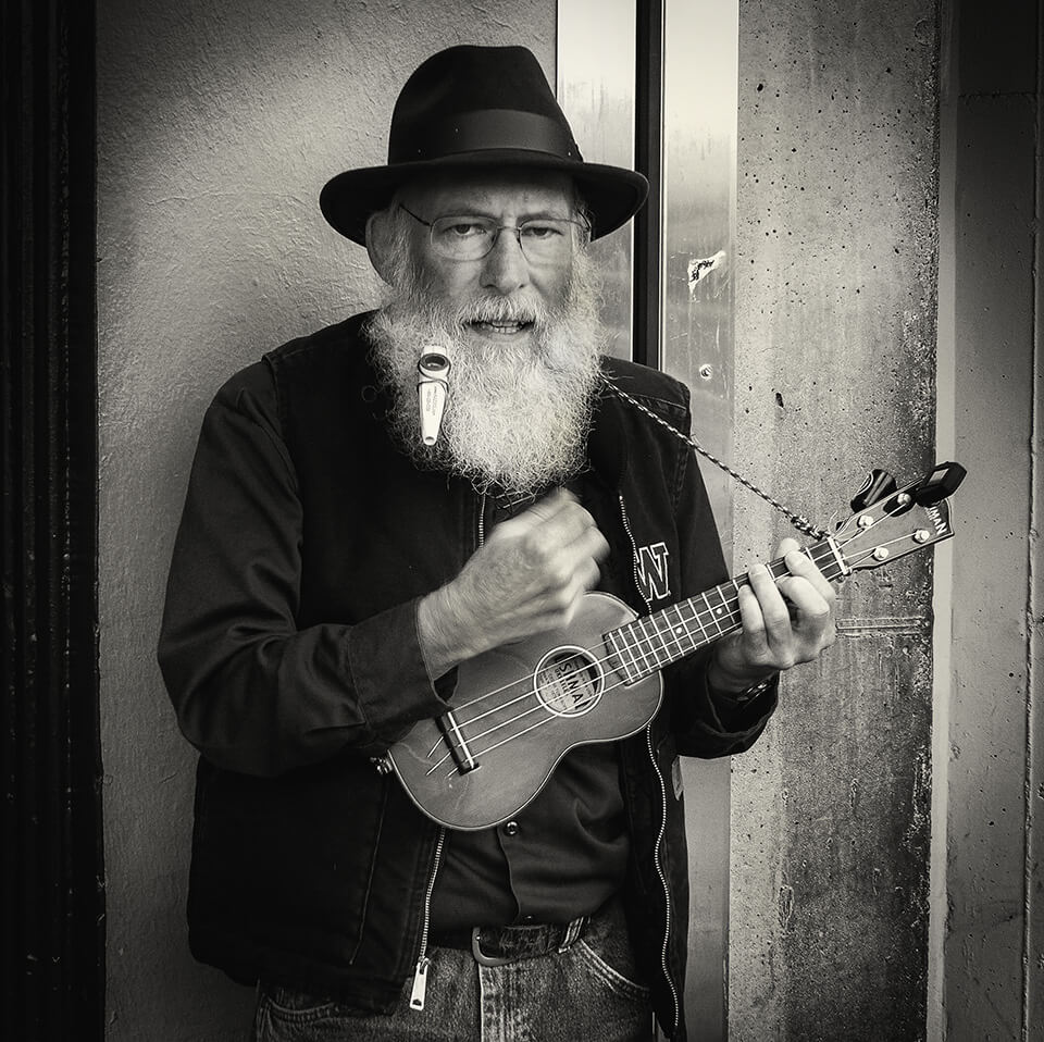 Street Singer bw 2